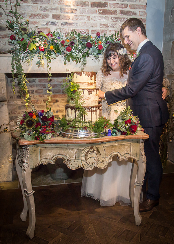 cutting the cake petit