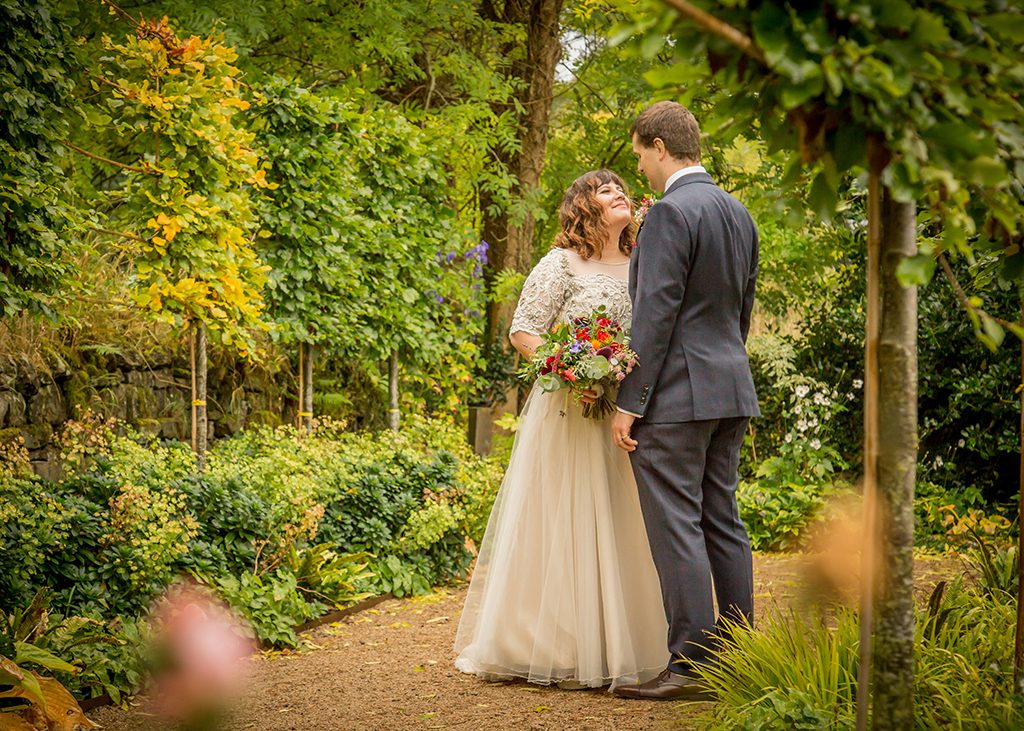 le petit chateau garden bride groom garden