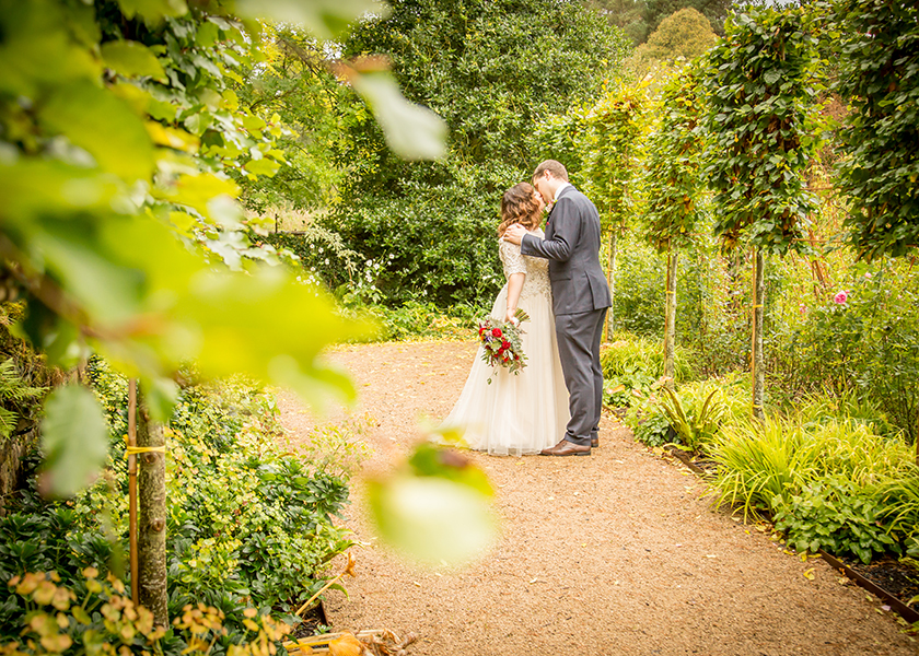 le petit chateau gardens wedding