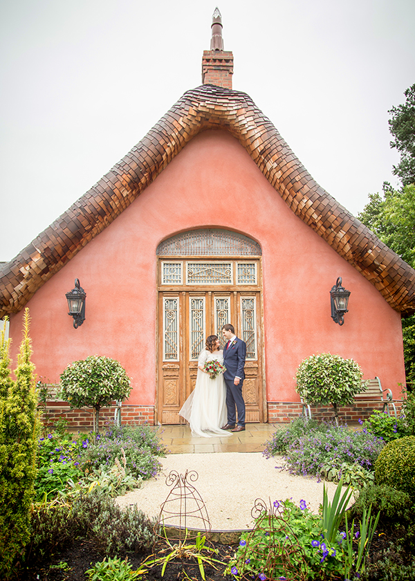 le petit chateau pink couple