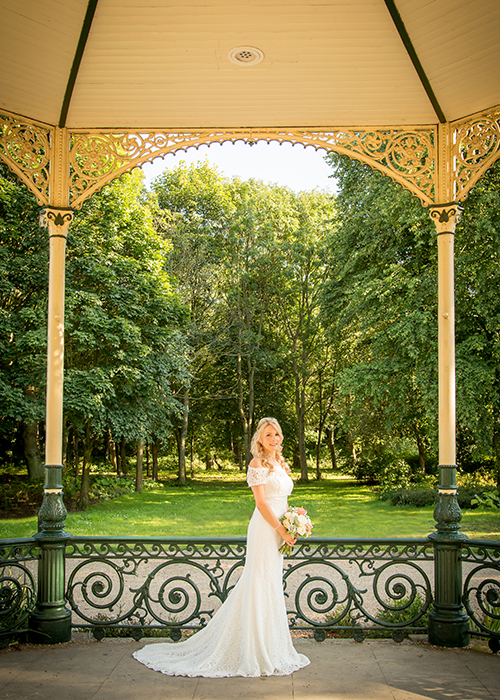 bride solo photograph